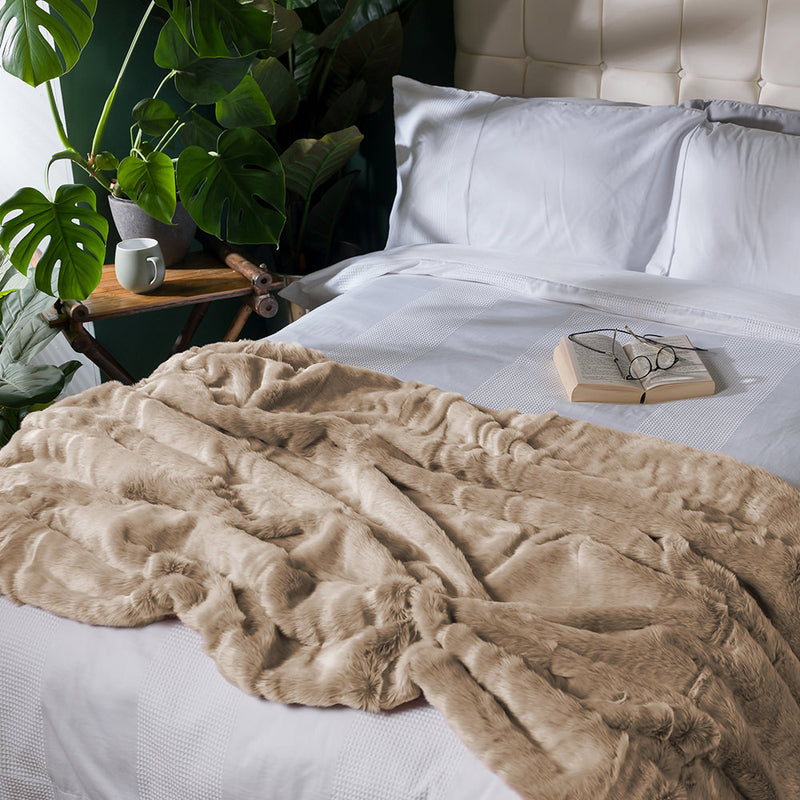 Plaid en fausse fourrure de luxe - Vison